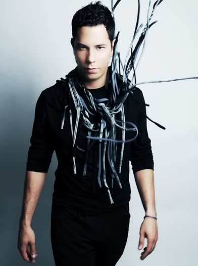 546d6w - Christian Chavez