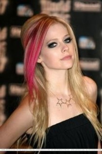 Avril poza 2 - Poze cu Avril Lavigne