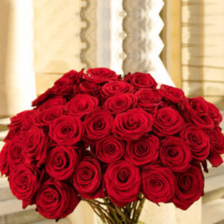 50-long-stem-red-roses - O mica atentie pentru MYRE