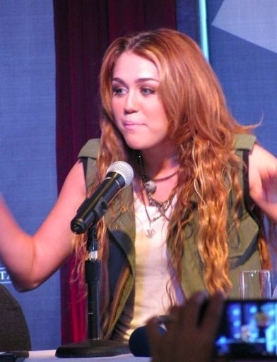 Milez (19) - x - Miley Conferinta Makati 16 Iunie 2011