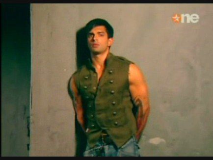 36138_158765150812256_154546784567426_361234_1431709_n - xxKaran Singh Grover-Armaanxx