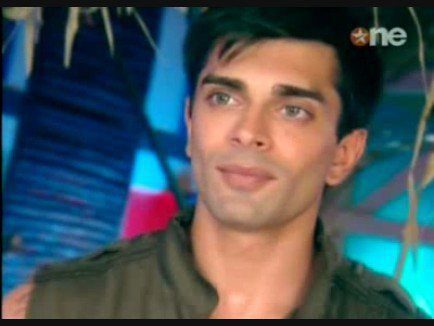 36176_158766684145436_154546784567426_361283_876272_n - xxKaran Singh Grover-Armaanxx