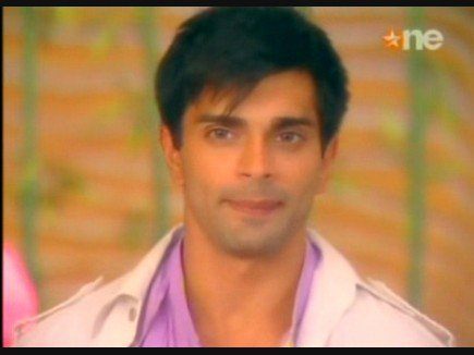 36176_158766704145434_154546784567426_361289_8124180_n - xxKaran Singh Grover-Armaanxx