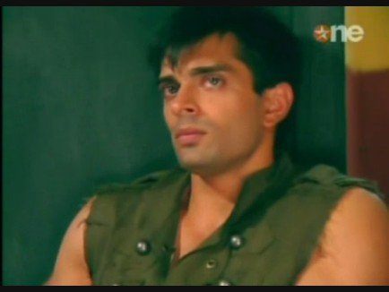 39537_158766560812115_154546784567426_361276_4370336_n - xxKaran Singh Grover-Armaanxx
