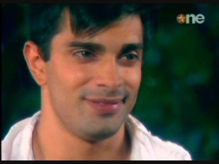 40745_158765247478913_154546784567426_361238_3185620_n - xxKaran Singh Grover-Armaanxx