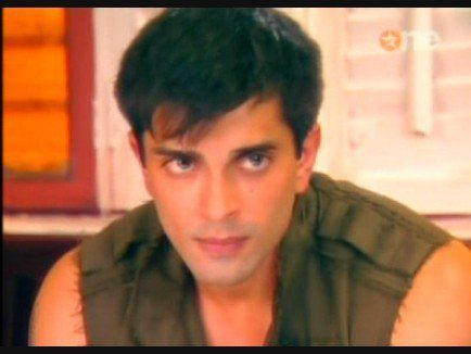 40745_158765257478912_154546784567426_361241_4518303_n - xxKaran Singh Grover-Armaanxx