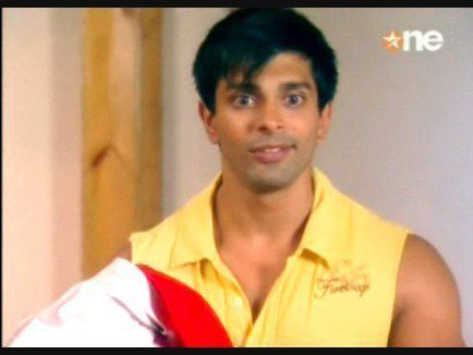 64045_157336424288462_154546784567426_353389_2302142_n - xxKaran Singh Grover-Armaanxx