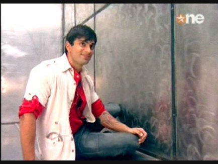 64805_157334054288699_154546784567426_353339_7161899_n - xxKaran Singh Grover-Armaanxx
