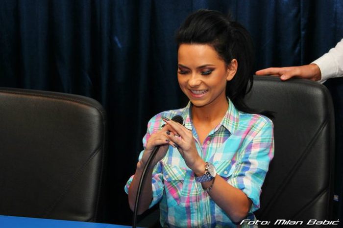  - Inna at Novi Sad Press Conference 9 09 2011