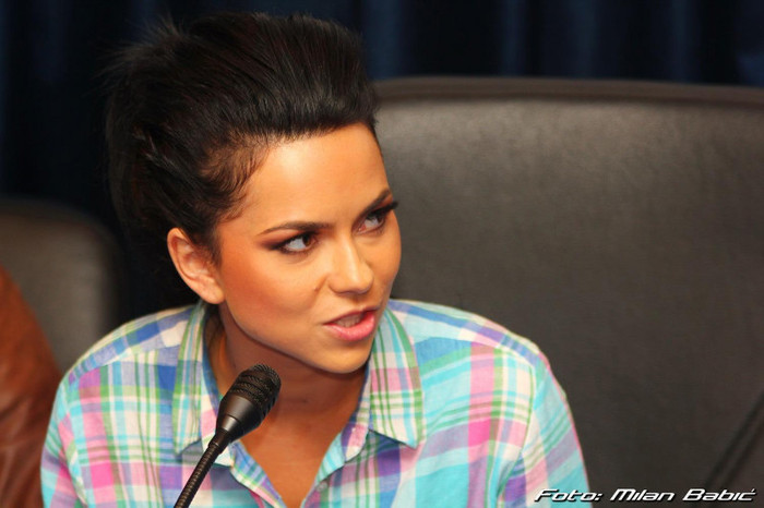  - Inna at Novi Sad Press Conference 9 09 2011