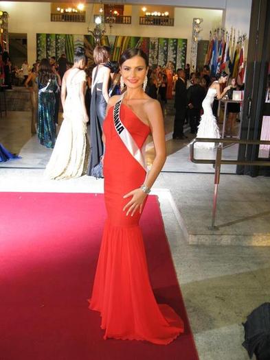 Larisa - Larisa Popa-Miss Universe Romania 2011