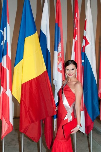 Larisa - Larisa Popa-Miss Universe Romania 2011