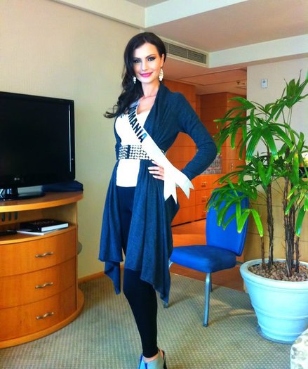 Larisa - Larisa Popa-Miss Universe Romania 2011