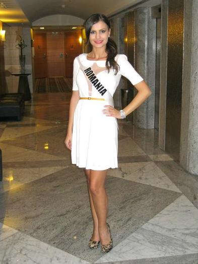 Larisa - Larisa Popa-Miss Universe Romania 2011