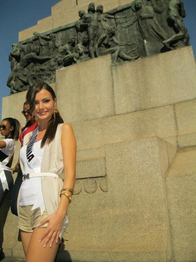 Larisa - Larisa Popa-Miss Universe Romania 2011