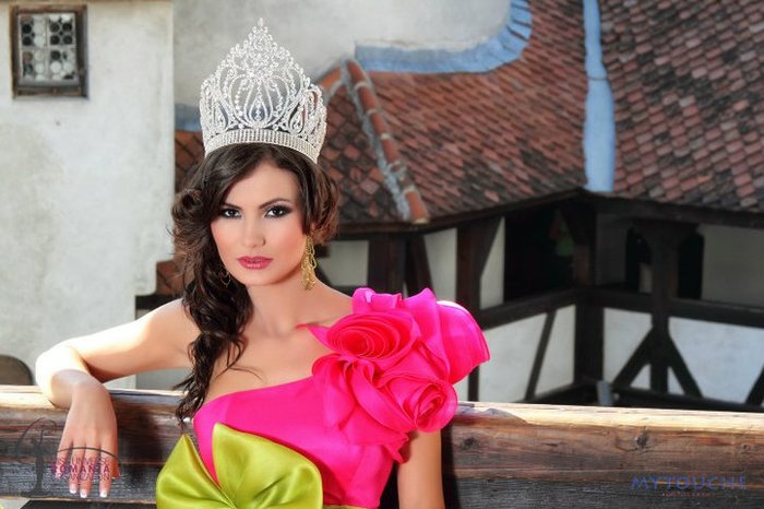 Larisa - Larisa Popa-Miss Universe Romania 2011