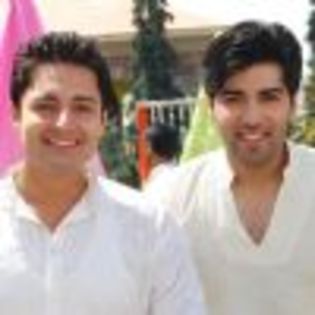 125076-sill-image-of-siddharth-and-viren - Poze cu Viren si Nivedita