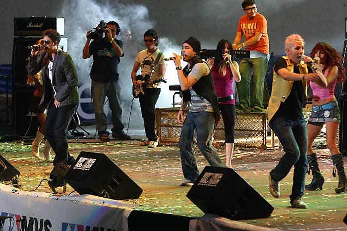 1230702at7tb9 - Anahi