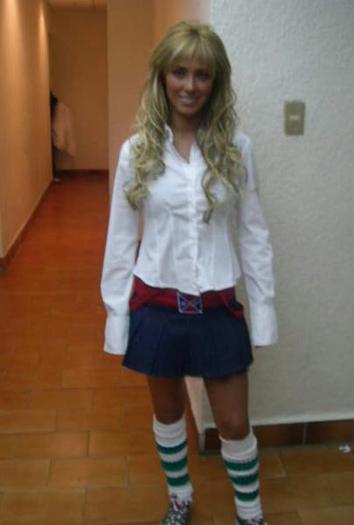 792347231ik7yu6 - Anahi
