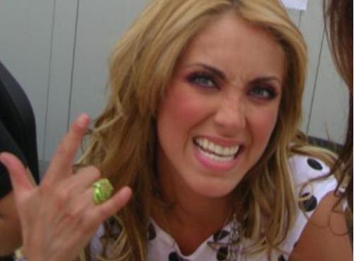 1271085539lfn1tx6ld3 - Anahi