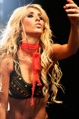 007 (1) - Anahi