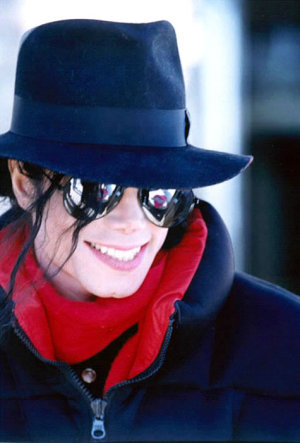 2-jv1ftt-thumb-300-0-192 - Michael Jackson