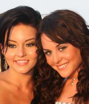 zuria-vega-y-angelique-boyer-300x350 - Zuria Vega