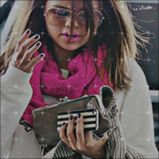 47986808_GUMINJLXE - selena gomez