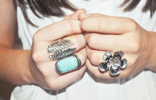 325285-12-1313423132509_large