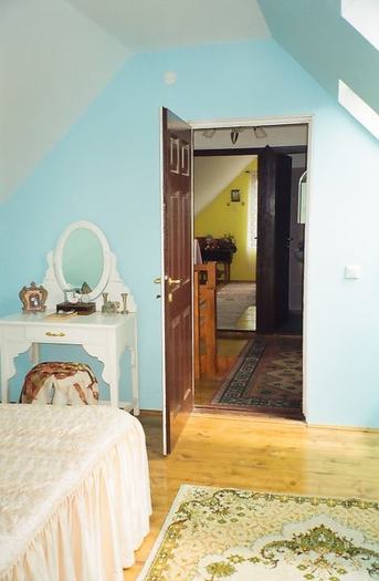 313550_195198490548099_100001738477193_468061_7400980_n