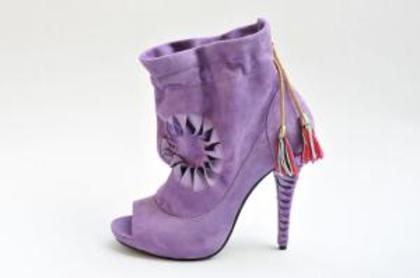 tb-Mihaela Glavan  primavara-vara 2010 3 - Incaltaminte