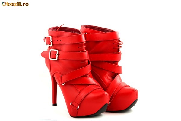 688510989764303974888628-5845553-700_700