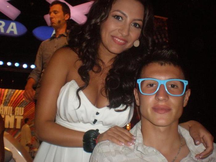 300600_233236260061784_100001262362910_786797_3842563_n