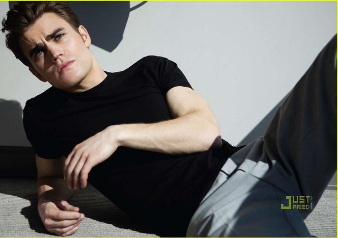 215101_115728885191096_100002619540266_100180_6807369_n - Paul Wesley