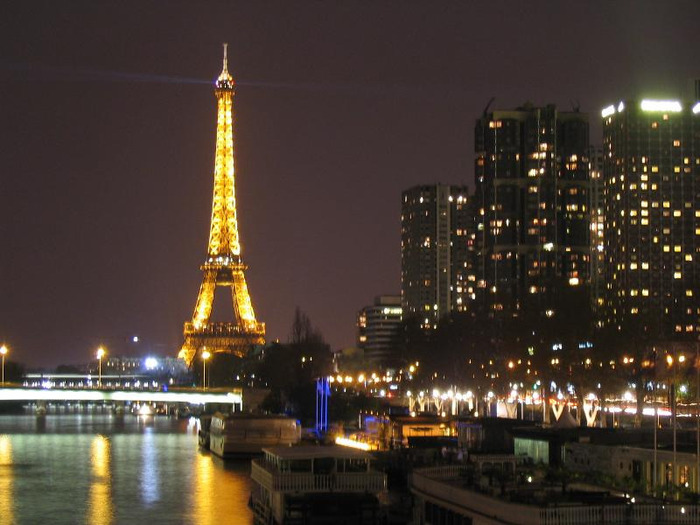 1299591514_paris-at-night - Paris