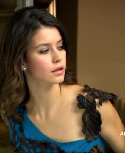 Beren-Saat-ask-i-memnu-beren-saat-24887100-420-514