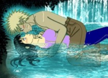 plosc naruto cazu peste ea