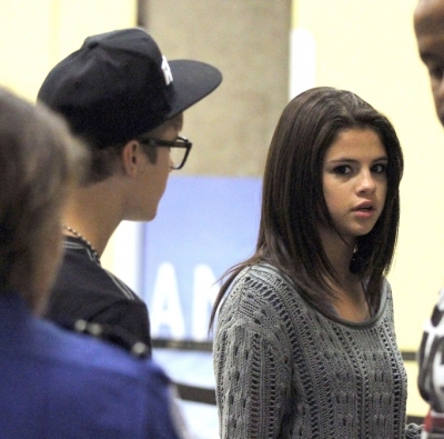  - 2011 At LAX Airport With Selena Gomez September 16