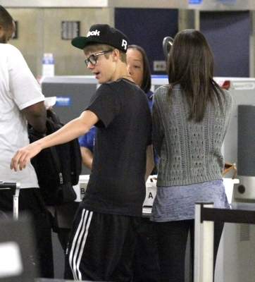  - 2011 At LAX Airport With Selena Gomez September 16
