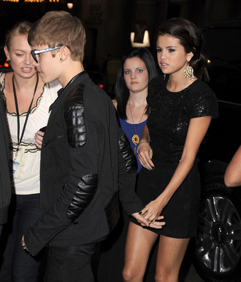  - 2011 Abduction Los Angeles Premire with Selena Gomez - Arrivals September 15th