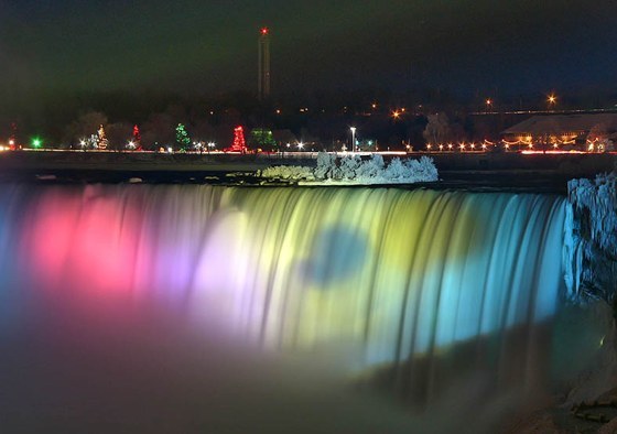 Illuminations - Cascada Niagara