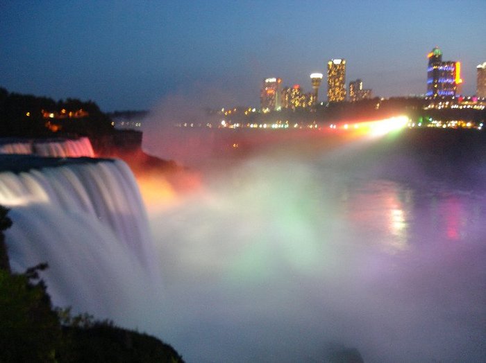night-time-niagara-falls - Cascada Niagara