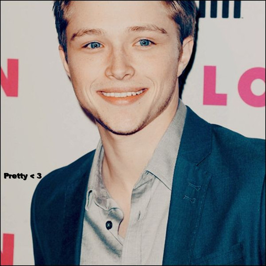 Nu trebuie sa se termine asa . Vino . O sa te ajut .