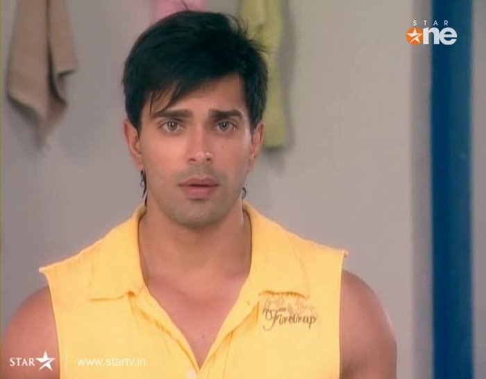 malik (70) - Karan Singh Grover DRArmaanMalik