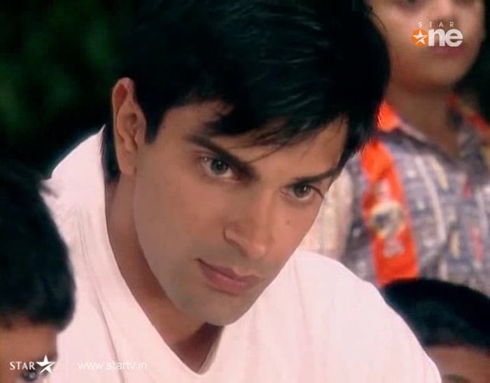 malik (90) - Karan Singh Grover DRArmaanMalik