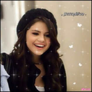 Eu sunt..Selena Gomez cu varsta de 17 ani.Tu vii... - 03-Casa misterioasa