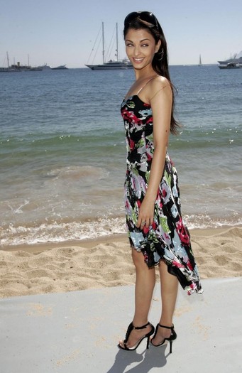 10p4ls7 - Aishwarya Ray si alte vedete indiene