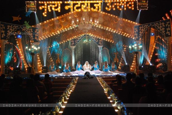 42350-still-image-of-natraj-mahotsav - Aishwarya Ray si alte vedete indiene
