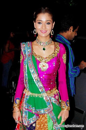 74052_171452712873249_152216818130172_499558_2171042_n - Aishwarya Ray si alte vedete indiene
