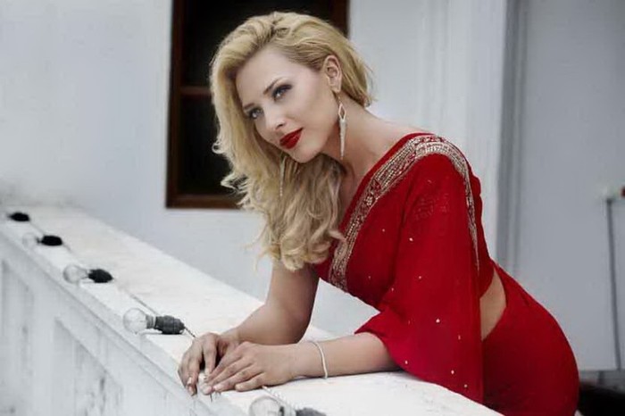 263353,xcitefun-iulia-vantur-3